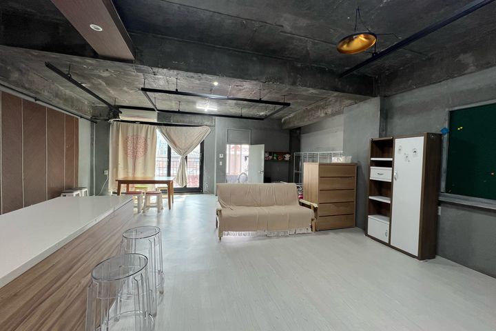 Spacious house in Yeonsinnae 0th image