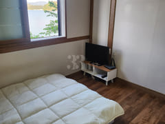 A room with a beautiful ocean view in the new 1th image