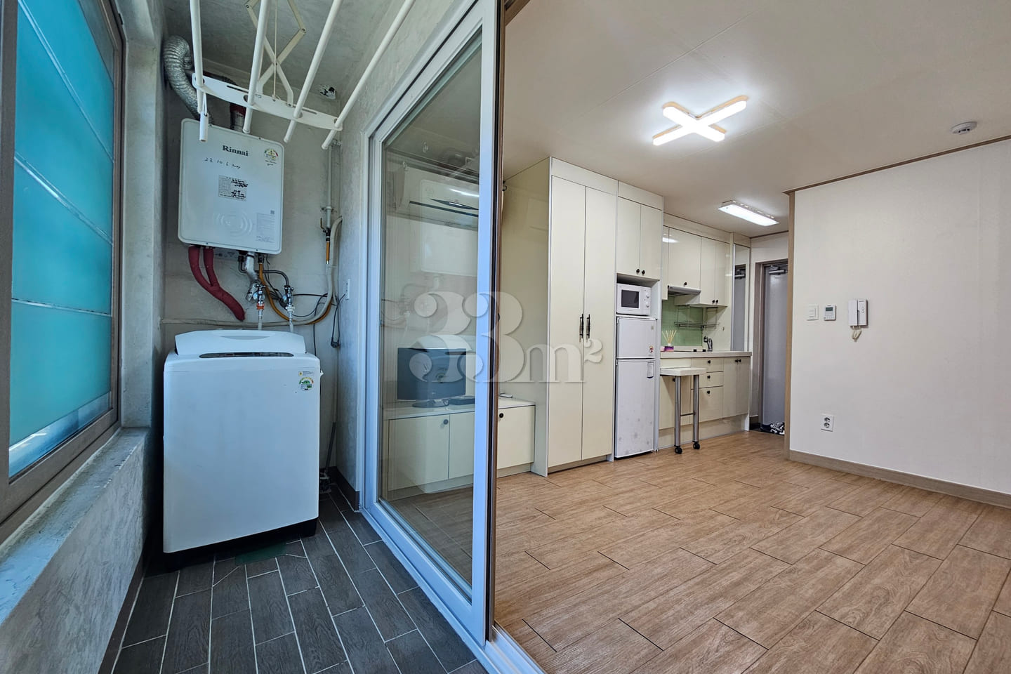 Studio Apartment 402 5th image
