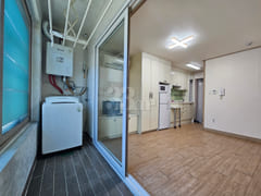 Studio Apartment 402 5th image