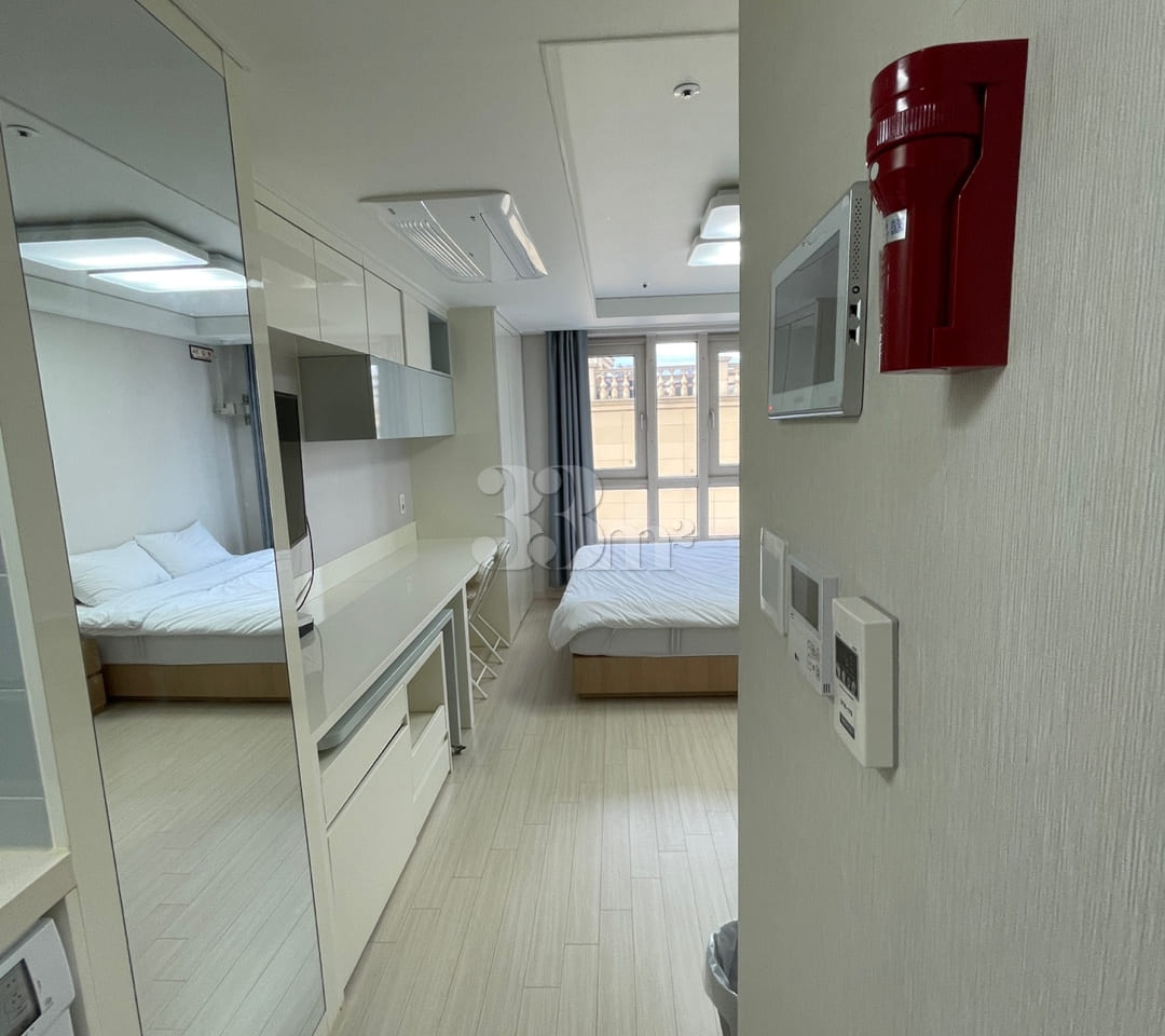New, fully-furnished residence 2 1th image