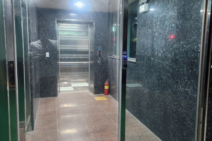 Fully furnished 15-pyeong officetel 17th image