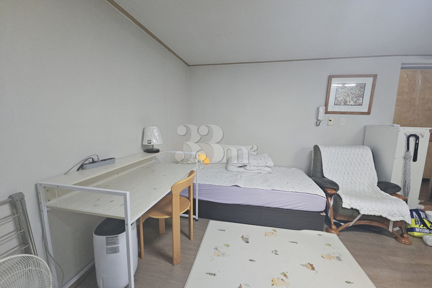 Quiet and affordable studio apartment 3th image