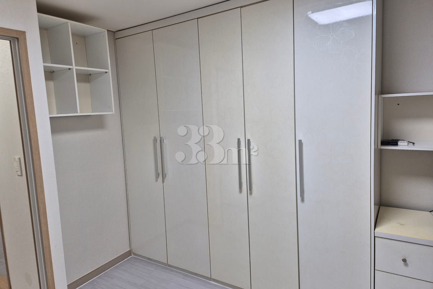 White-themed studio, 3 minutes from Mangpo St 0th image