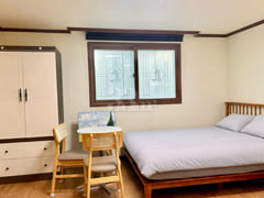 4-Person Room “2 Queen Beds” 1th image