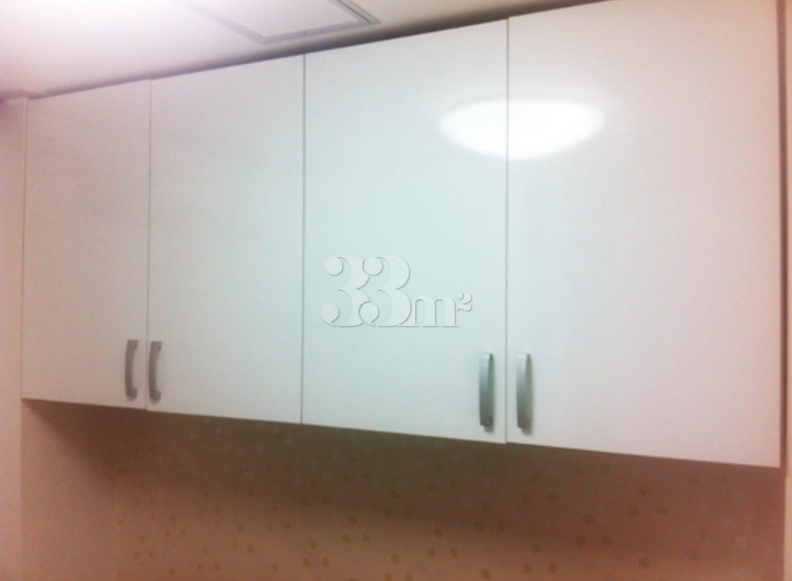 Corner Room 5th image