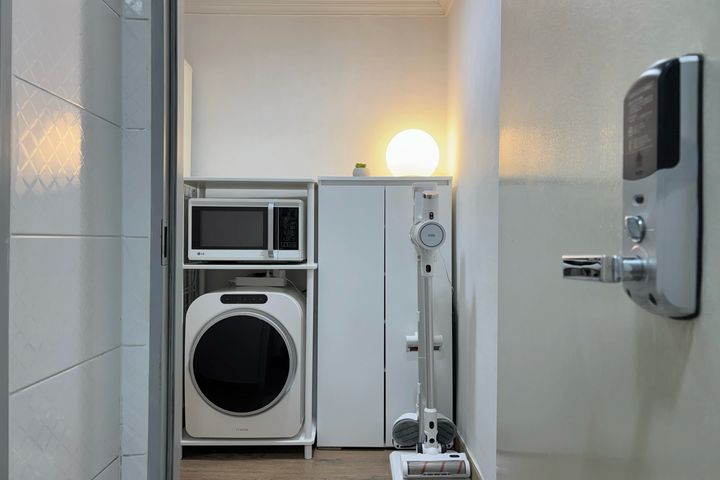 홍대입구+신촌역10분 18번째 이미지