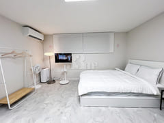 Fully furnished unit near Gongdeok/Hyochang P 3th image