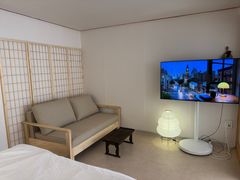 Sangdo Station Two-Room Apartment with Parkin 5th image