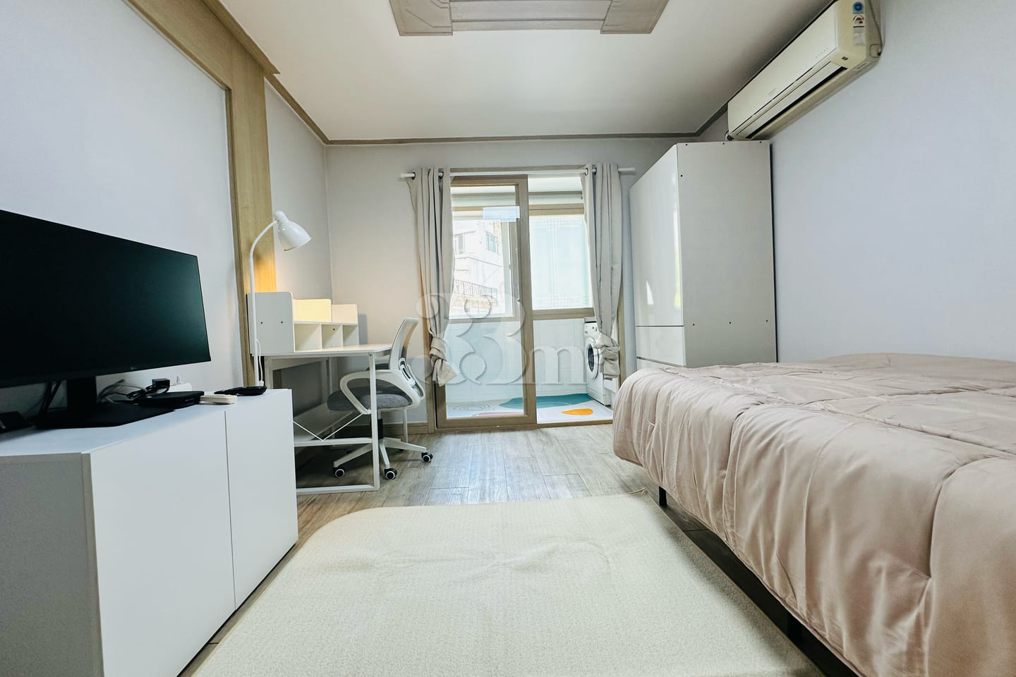 Fully furnished studio apartment near the cen 0th image