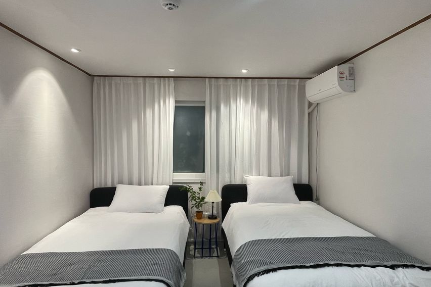 ✴️New listing, 6-minute walk from Hongdae 4th image