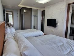백개의 달 7번째 이미지
