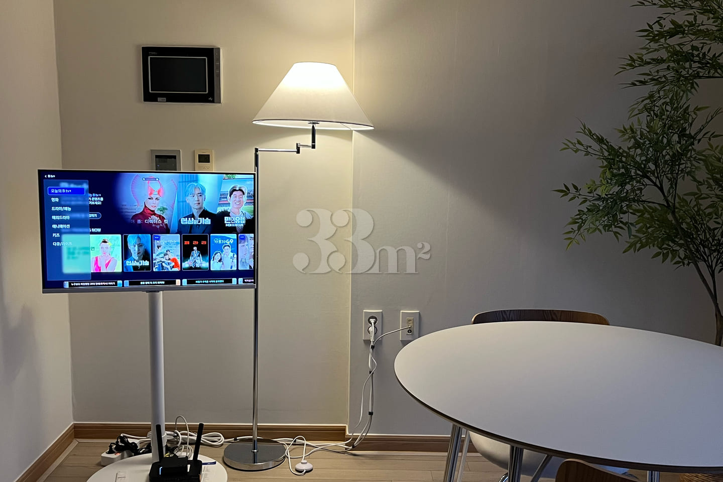 Fully furnished two-bedroom apartment near Da 2th image