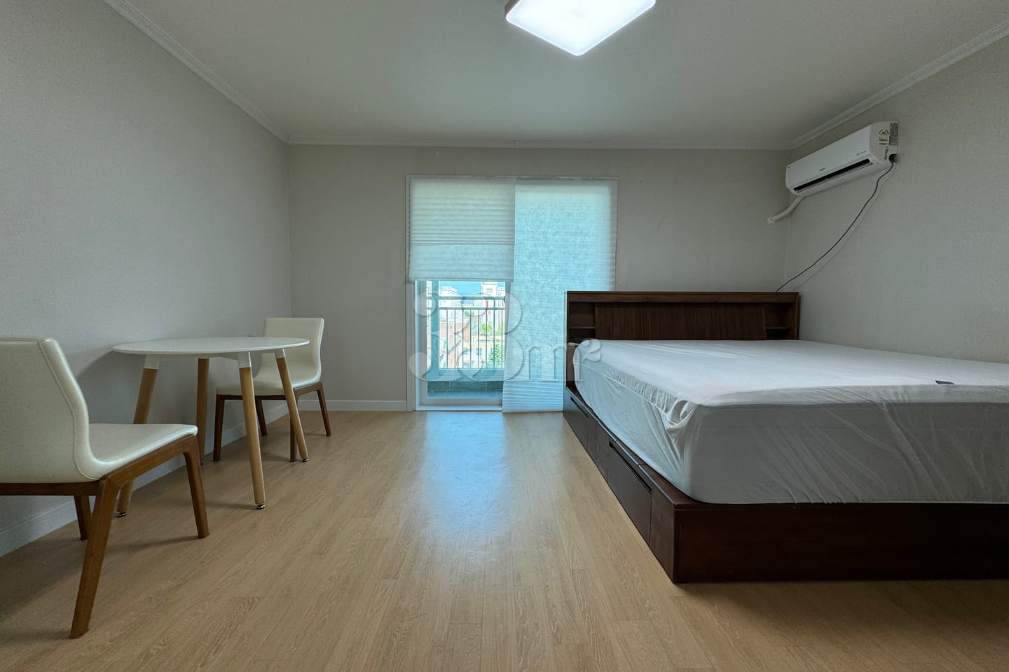 Two-room apartment near the government comple 0th image