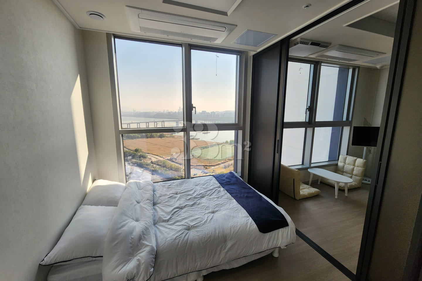 Sangam Deogeun, Han River view, fully furnish 3th image