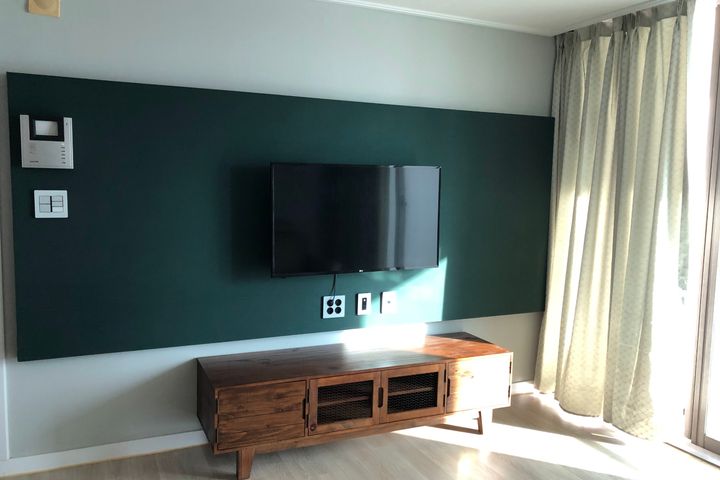 Fully furnished, stylish space just 5 minutes 2th image