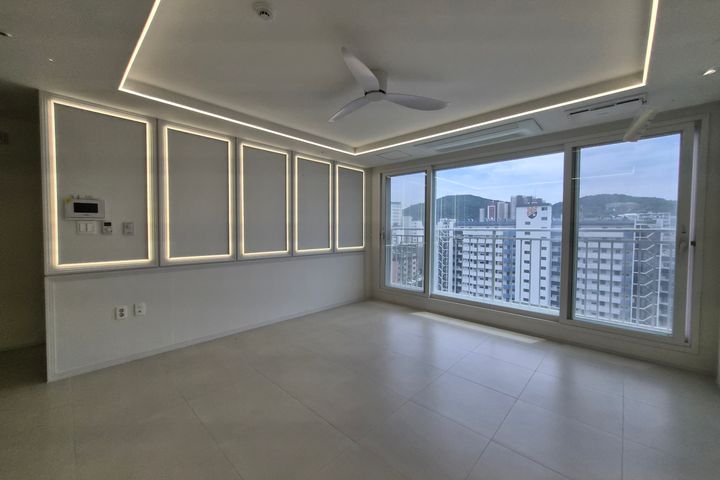 Newly built apartment within walking distance 7th image