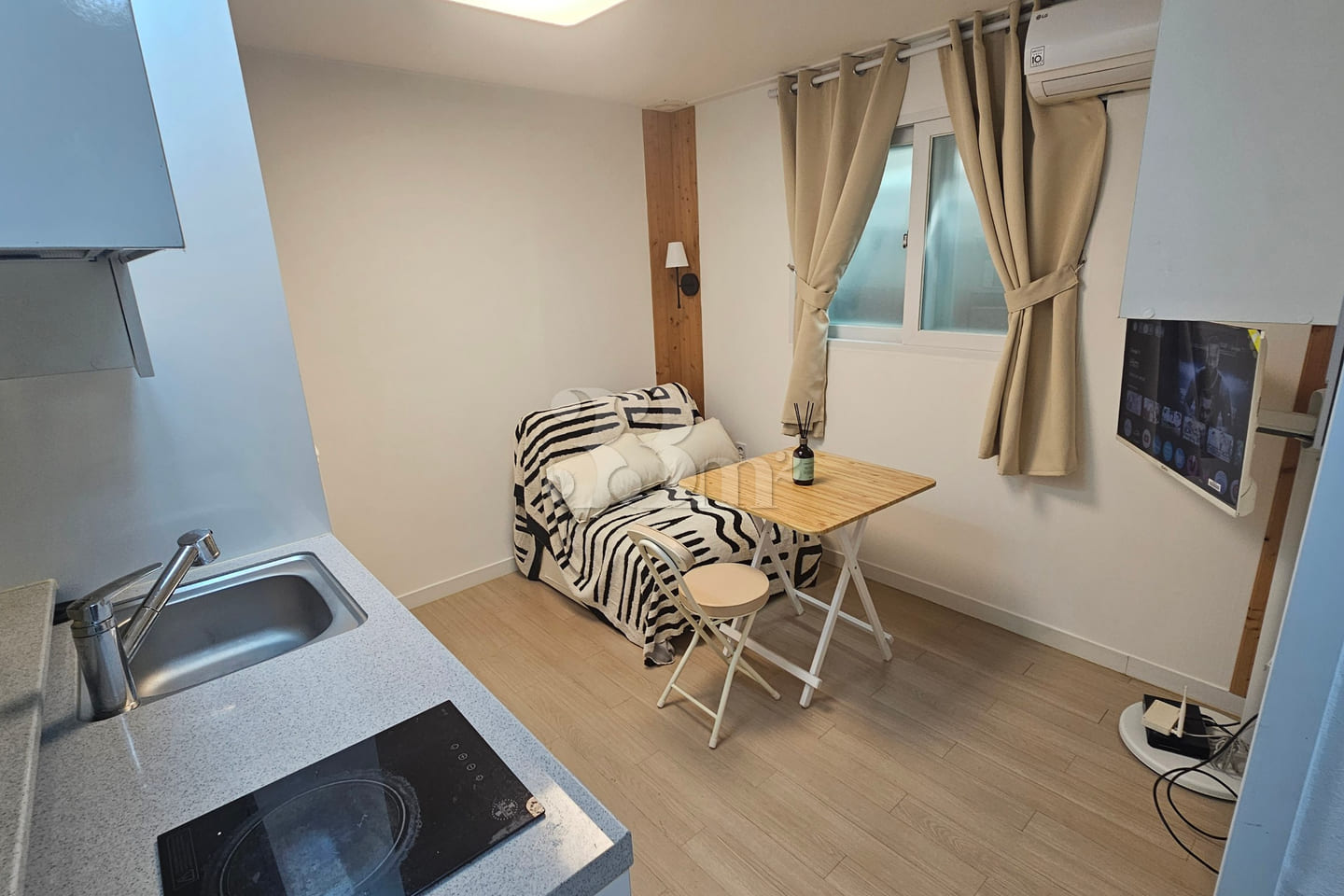 A charming, fully furnished home 2th image
