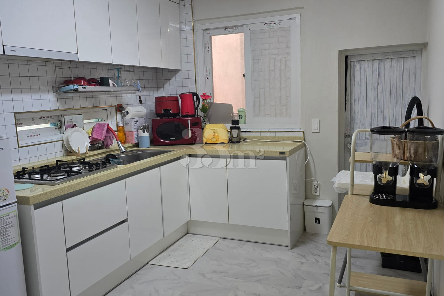 3-bedroom apartment with living room near a c 10th image