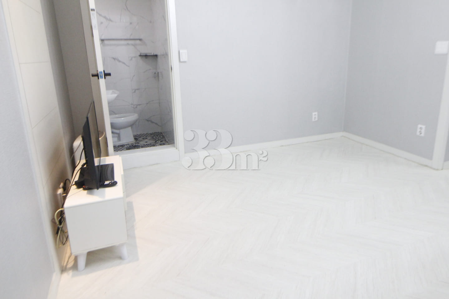 Spacious studio apartment – best value for mo 8th image