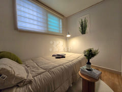 Studio apartment near Sindae-bang Samgeori St 1th image