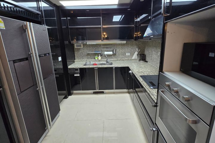 14th Floor, Unit 2 – Ocean View 5th image