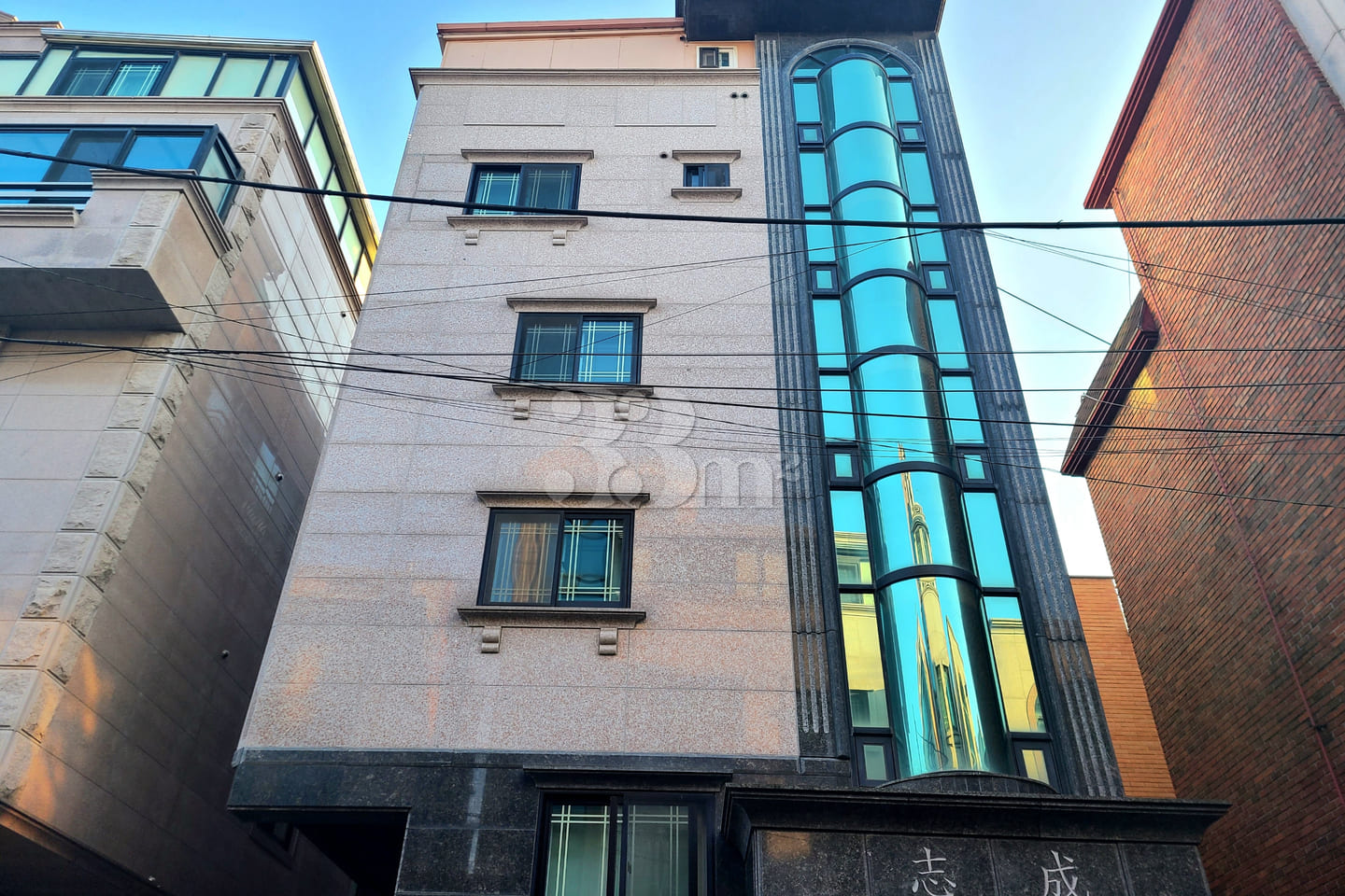 Fully furnished studio apartment near Seoul N 16th image