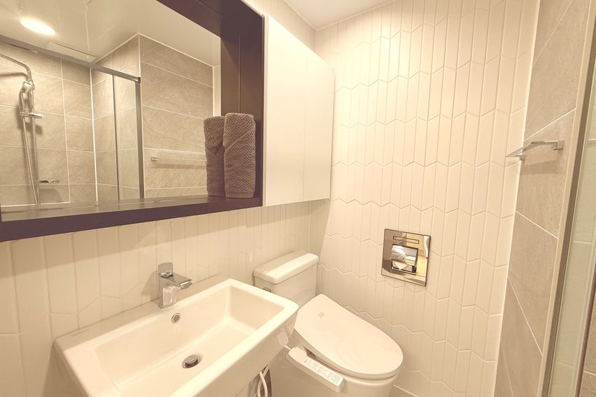 Sky House 10th image