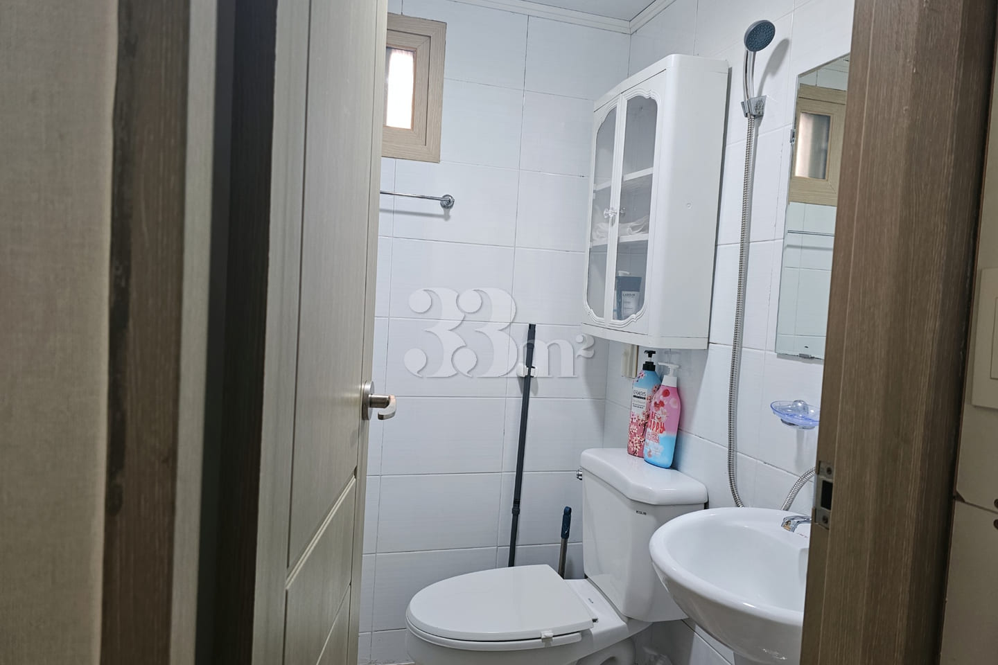 Clean and affordable studio apartment. 4th image