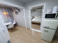 Hongdae Station 1.5-room 202 3th image