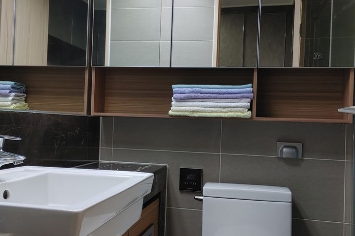 Spacious 3-bedroom apartment in Cheongna, Inc 8th image