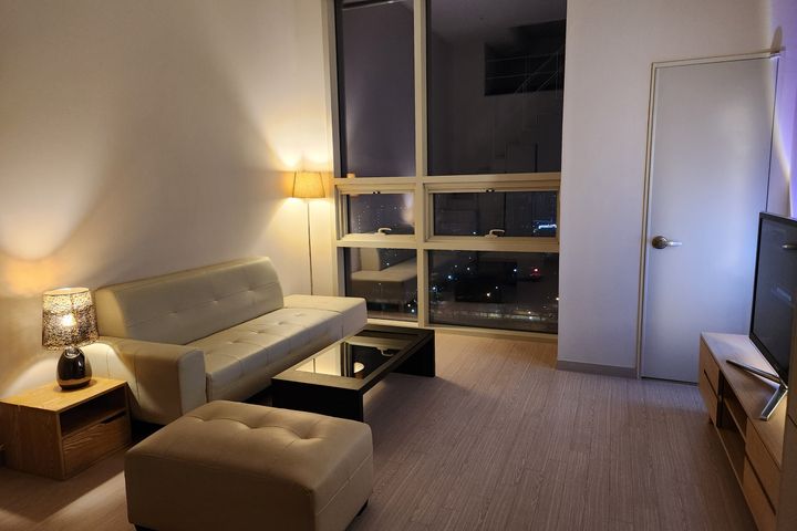 Right by the subway station. Spacious duplex 5th image