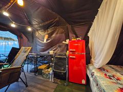 Room 405 17th image