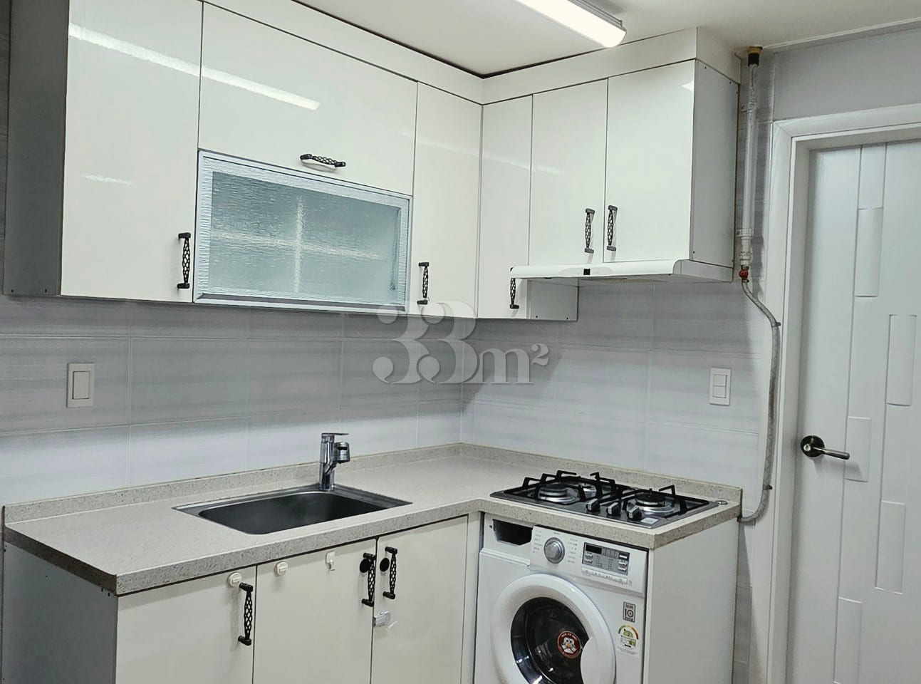 Two-room unit with a living area; short-term  8th image