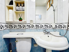 Fully furnished studio apartment near the cou 14th image