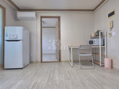A sun-drenched room. 5th image