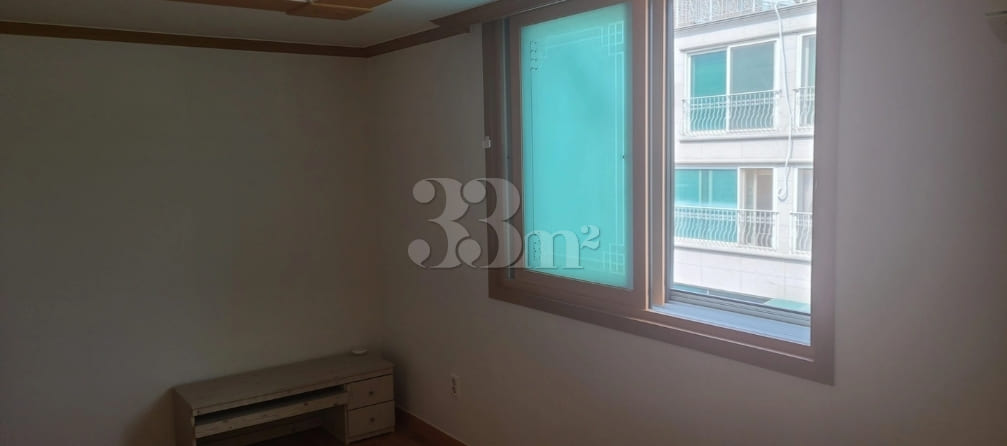 Bright studio apartment in Cheongdang-dong 5th image