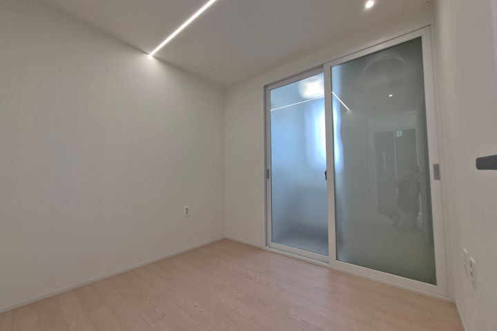 25-pyeong unit; within walking distance of Ju 6th image