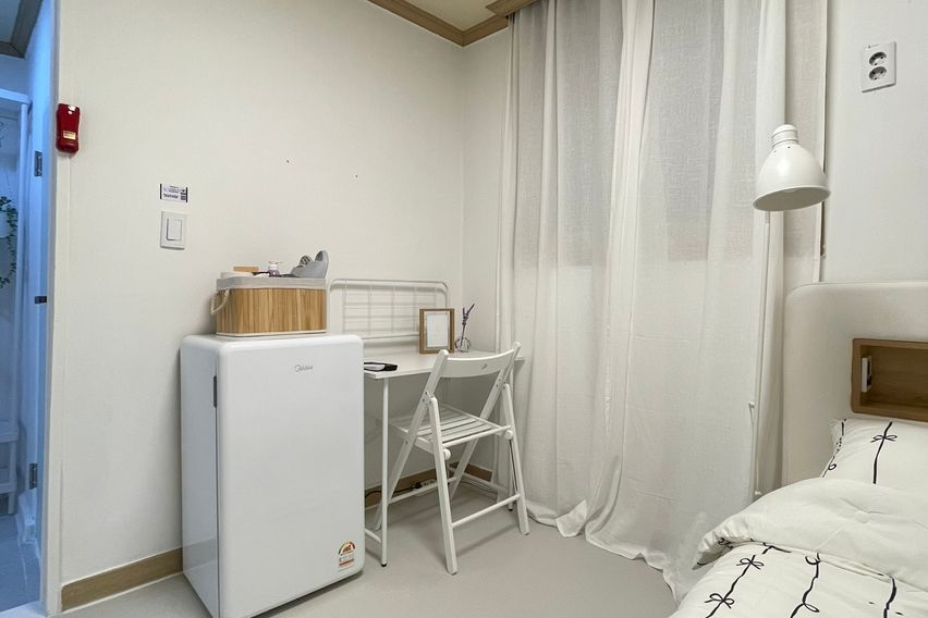 Room 102 / Warm Room / Bucheon Station 3th image