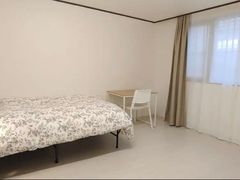 Two-bedroom apartment, 5-minute walk from Ewh 5th image