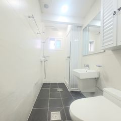 One-minute walk from Junggok Station, separat Unit Image