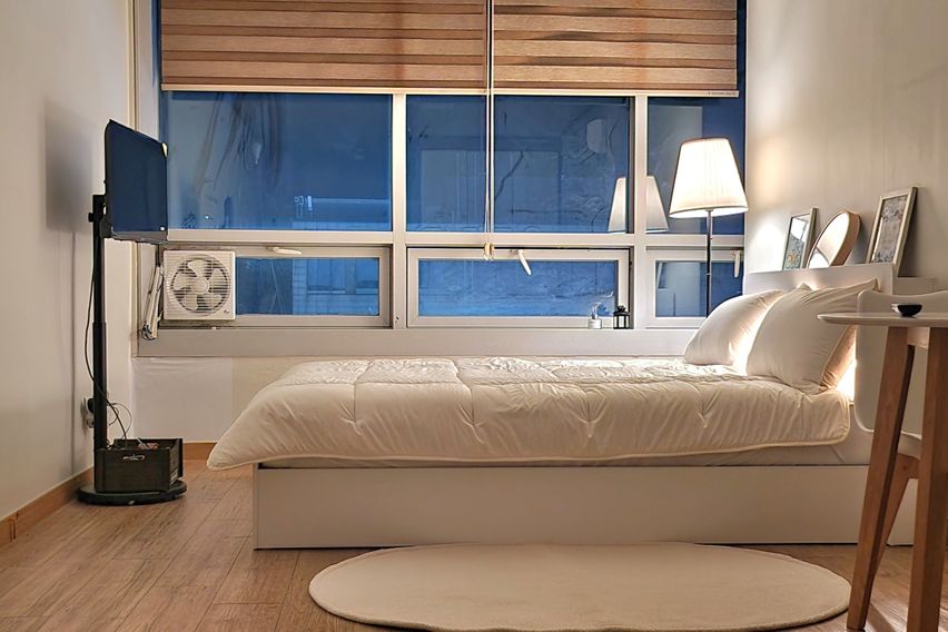 Right by Indeokwon Station Exit 4 3th image