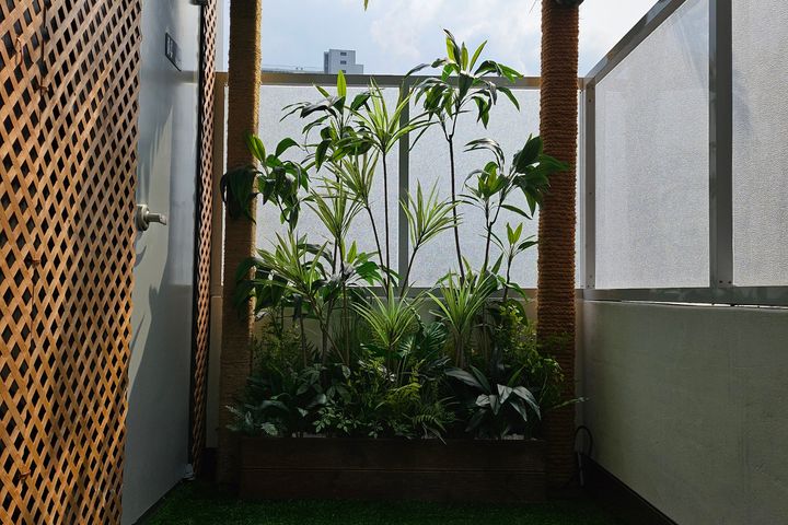 Room 405 16th image