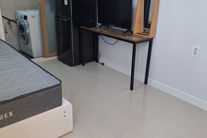 Beautiful Room 203 5th image