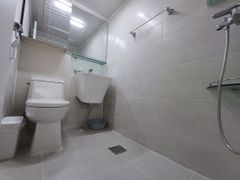 Spacious 2-bedroom apartment near Olympic Par 19th image