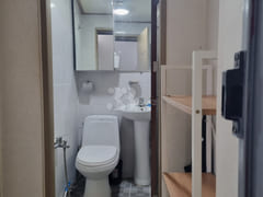 Ebenezer One-Room 4th image