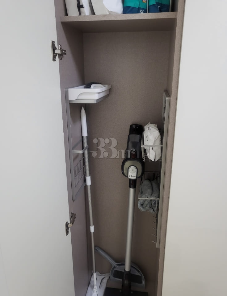 Neat, white-themed two-room unit near Beomeo 8th image