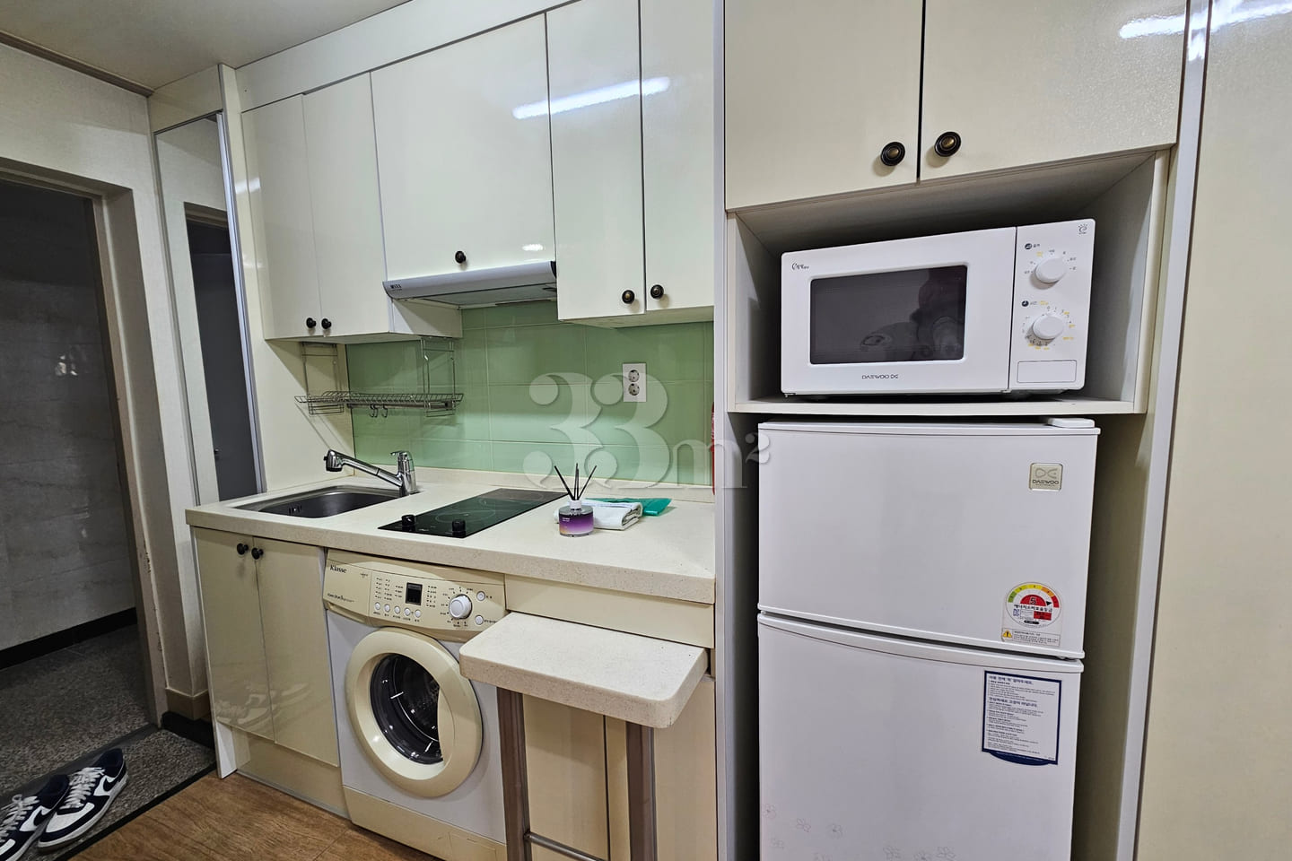 Studio Apartment 403 2th image