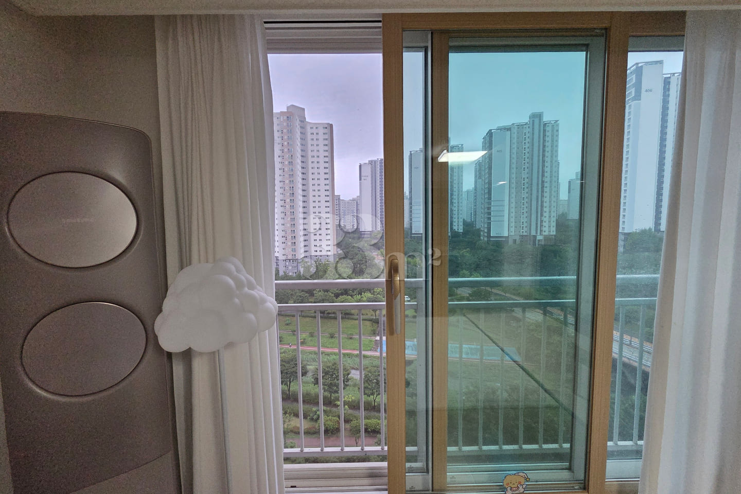 Fully furnished unit with a view of central S 2th image