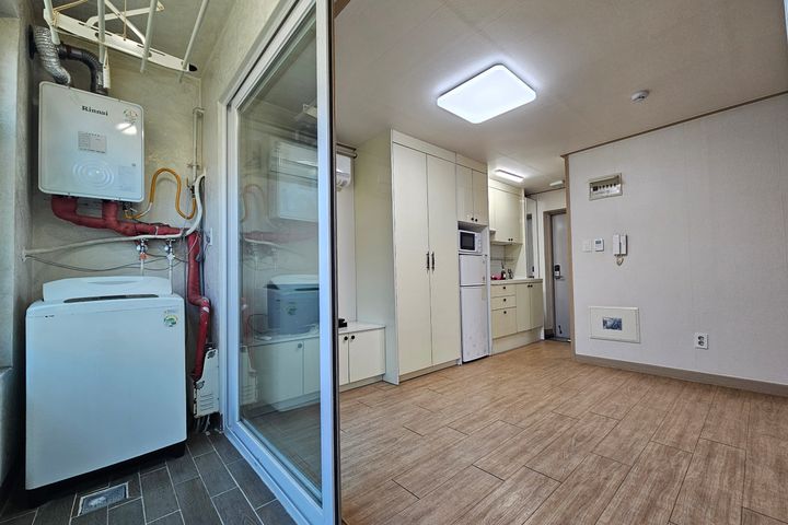 Two-Room Unit 407 7th image